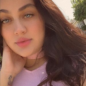 Meet your Posher, Fernanda